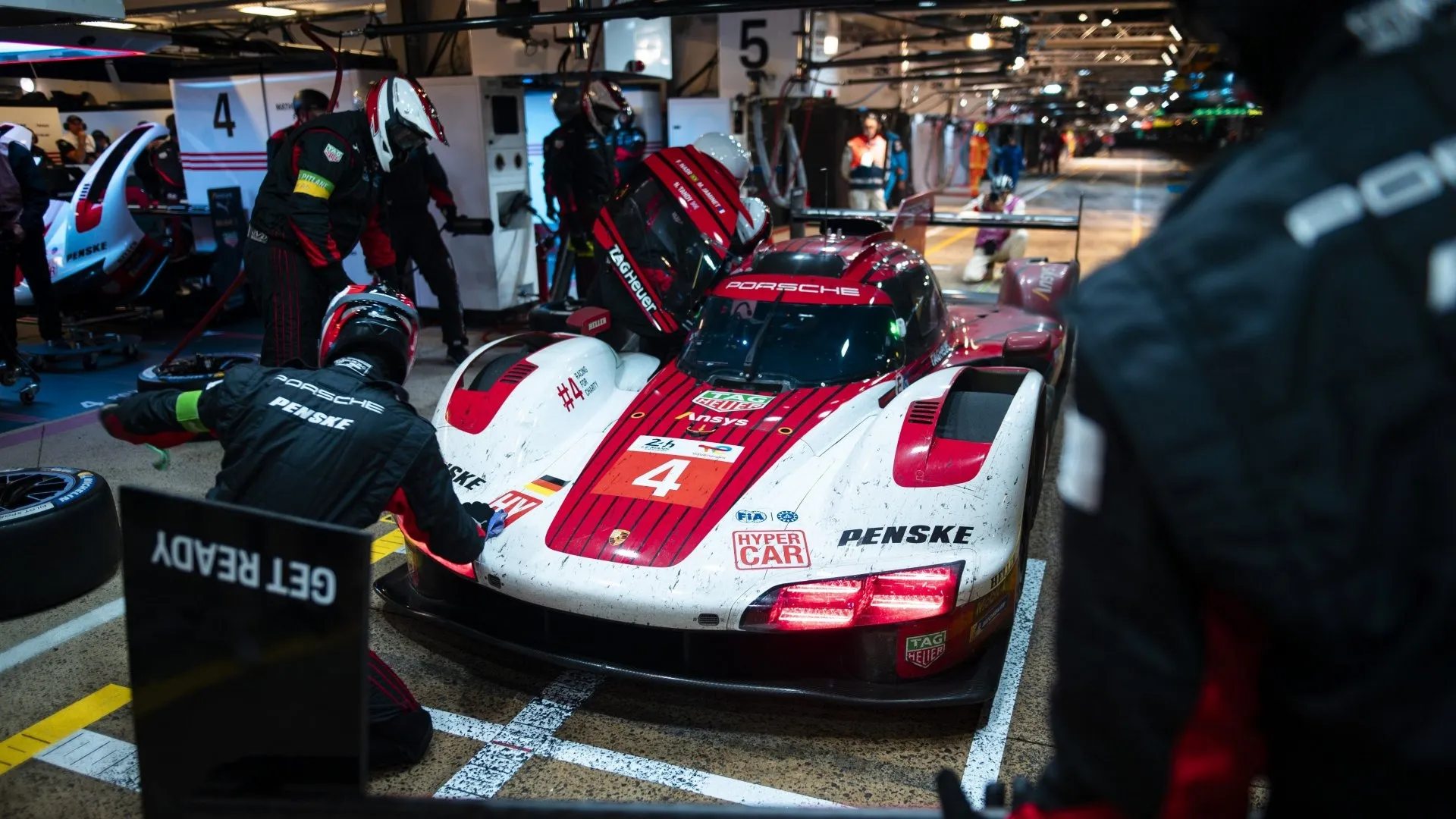 4 - Porsche Penske - Nasr / Tandy / Wehrlein