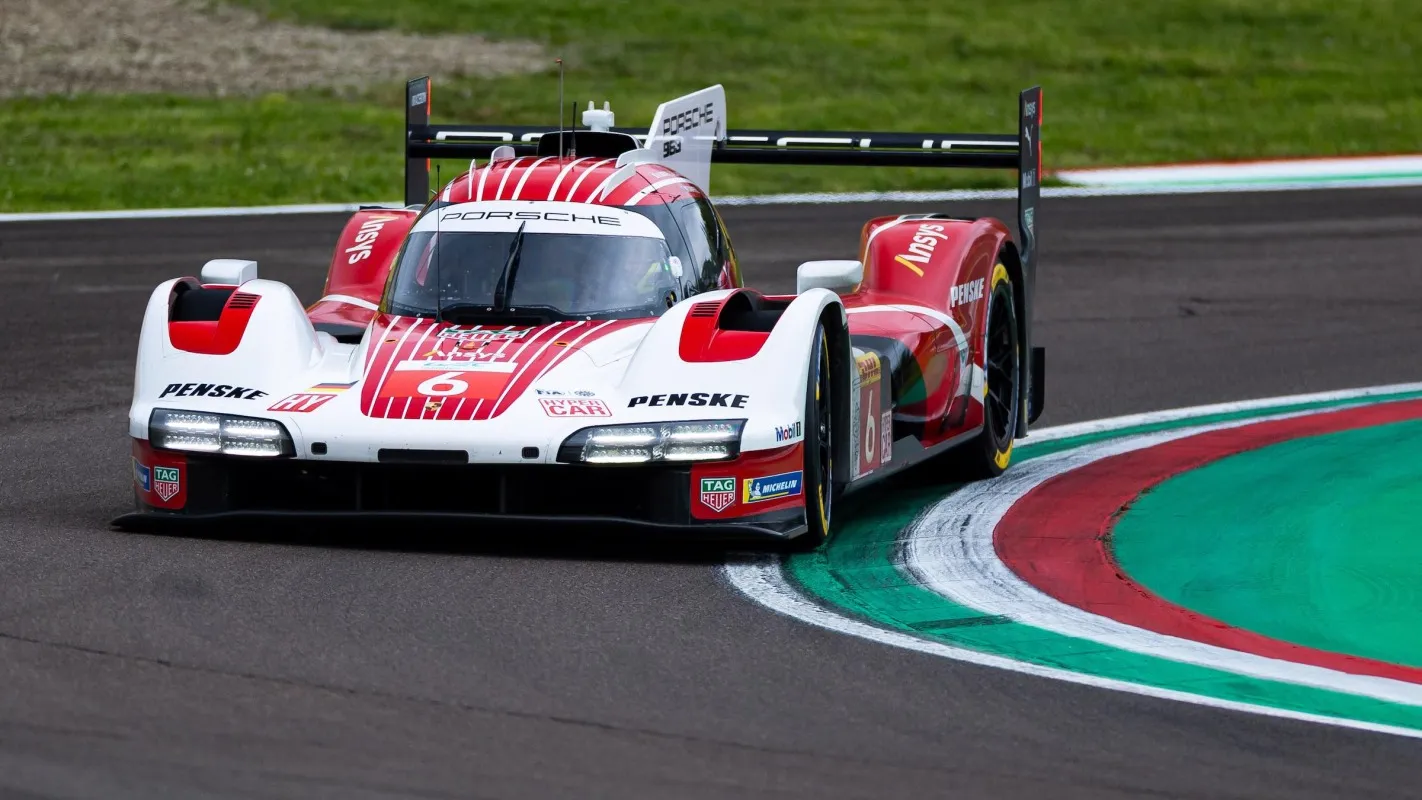 6 - Porsche Penske - Estre / Vanthoor / Campbell