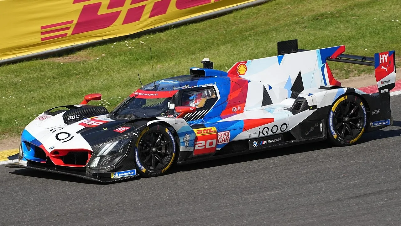 20 - BMW WRT - Frijns / Rast / S. Van der Linde